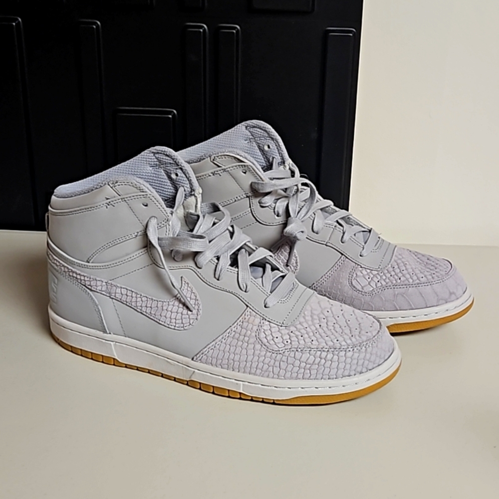 BN Nike High Lux Wolf Grey